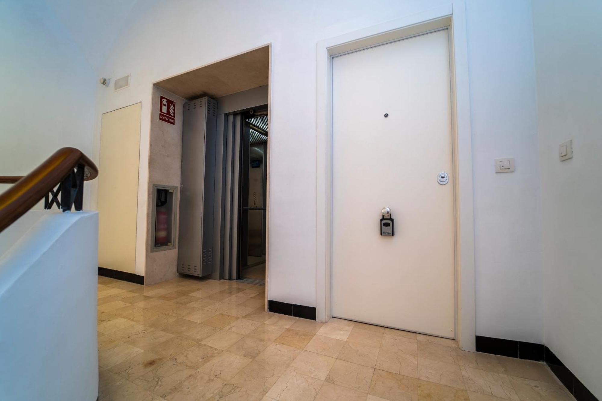 Apartamentos Alicante Centro By Renthas المظهر الخارجي الصورة